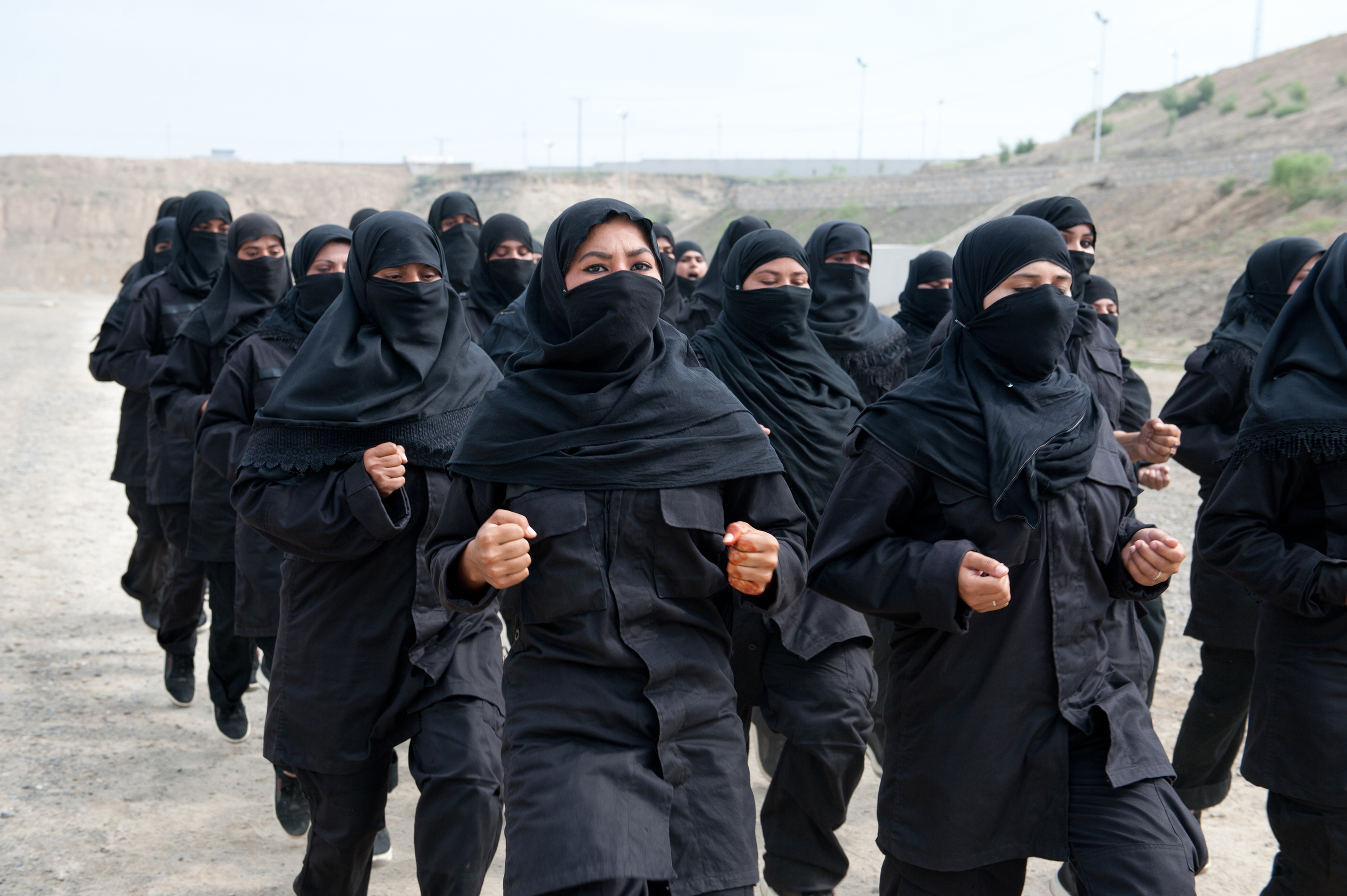 pakistan female commandos to fight taliban
