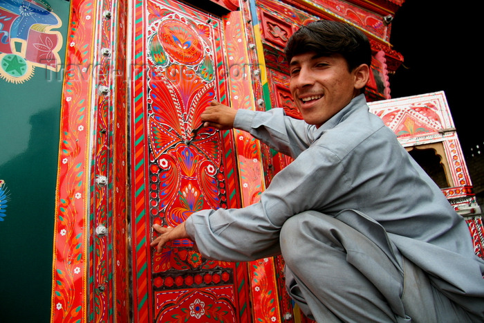 Pakistan – Peshawar – North West Frontier Provence – boys painti