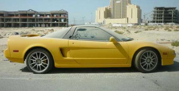 abandoned-cars-dubai-13