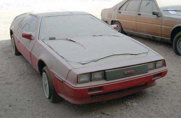 abandoned-cars-dubai-16