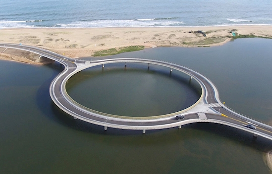 via Twitter / @Dezeen